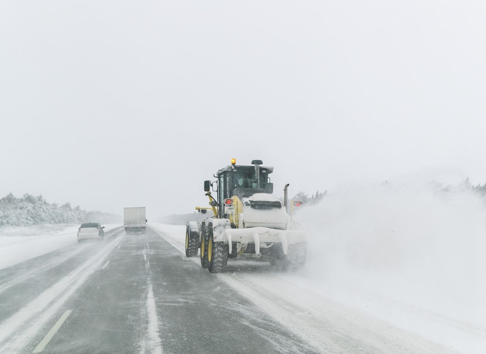 220 снегоуборочных машин приводят в порядок дороги в Волгоградской области